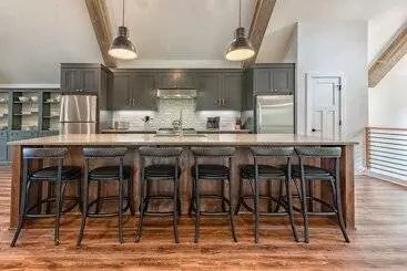 Mökkimajoitus Azalea Retreat By Avantstay Sleeps 34 & Pool