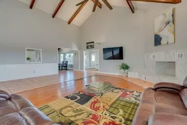 Vakantiehuisje Cedar Park Home W/ Private Fenced In Pool!