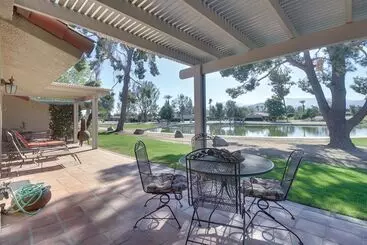コテージ Pet Friendly Palm Desert Gem On Golf Course!