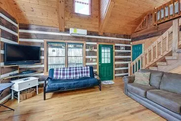 Mökkimajoitus Rustic North Carolina Cabin W/ Fire Pit & Porch