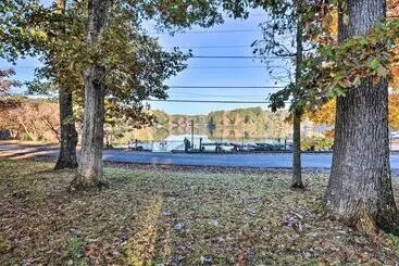 Mökkimajoitus Spacious Duluth Home W/ Lake View & Fire Pit