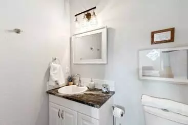 Mökkimajoitus Family Friendly Pensacola Home < 1 Mi To Beach!