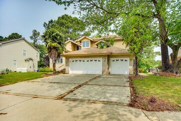 Dom wiejski Lakefront Chesapeake Retreat W/ Hot Tub!