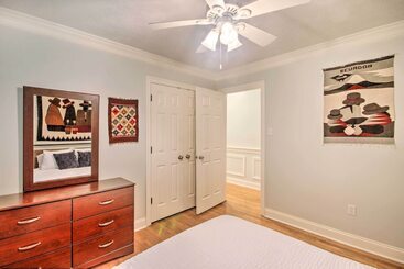 کلبه Modern Jackson Home W/ Yard ~ 8 Mi To Dtwn!