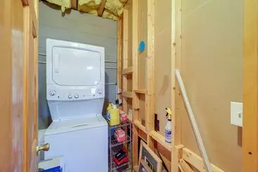 Mökkimajoitus Blowing Rock Escape W/ Covered Deck & Fire Pit