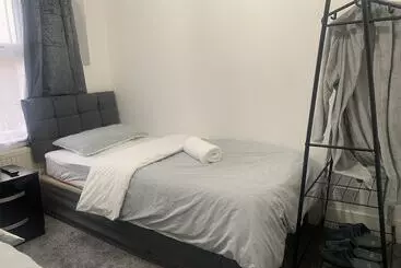 Residenssi Modern 3bed Garden House In Croydon, London ,uk