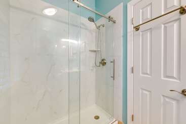 コテージ Waterfront Topping Vacation Home W/ Boat Dock!