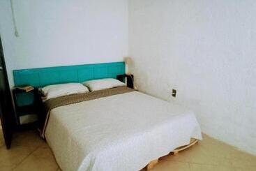 Pension El Bosque +598 94625953