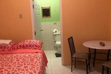 پانسیون Sgr Near The Sea