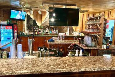 Triple G’s Resort   Geodome 4