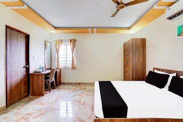 פנסיון Super Hotel O Sriperambadhur Formerly Radha Residency