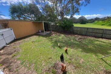 Ribbonwood Bed & Breakfast, Emu Park Qld