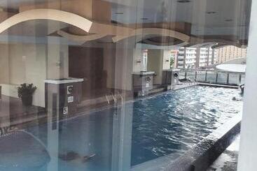 מלון דירות Birch Tower Condotel