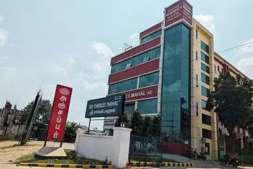 Hotelli Prakash Residency With Ev Station