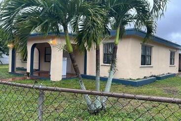 Retkeilymaja Hospedaje North Miami