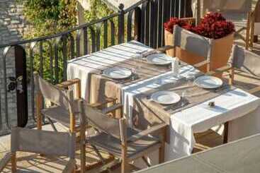 استراحتگاه Zoe Hora