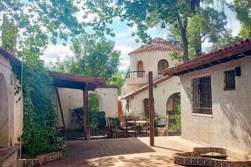 Apart Otel El Torreón Lodge