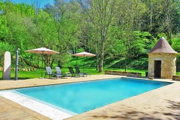 Bed and Breakfast Manoir La Barriere   Lot