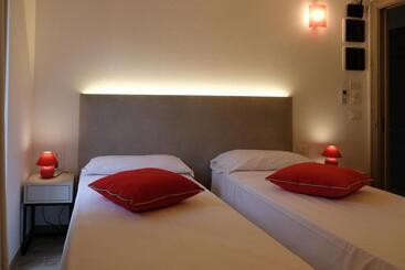 تختخواب و صبحانه Romeo Giulietta