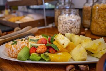 Отель Casa De Uco Vineyards And Wine Resort