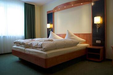 Hotelli Gasthof & Pension Zum Himmel