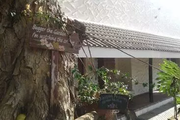 هتل Road View Lodge