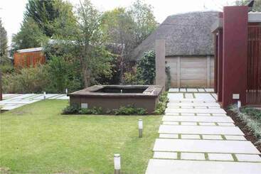 پانسیون The Gallery