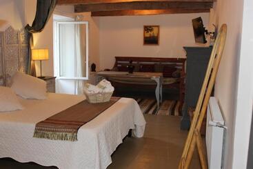 Bed and Breakfast La Maison Cayré