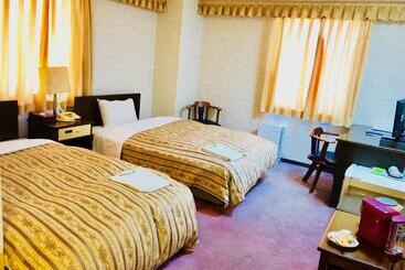 Business Green Hotel Hino