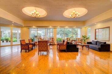 בית מלון כפרי Timber Trail Resort