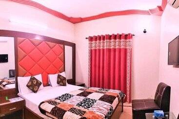 בית מלון כפרי Subhan Palace Guest House