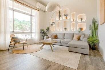 تختخواب و صبحانه H& 嶼光風格旅店 L 彩虹石榴 L 囍福園閤