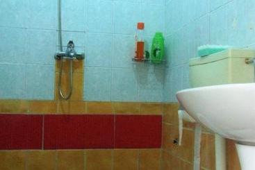 Ostello Rozafa Ferry & Accommodation