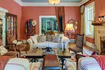 住宿加早餐 The English Merchant's Inn