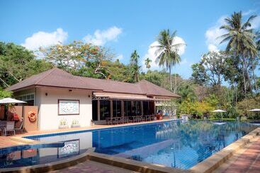 Victoria Cliff Hotel & Resort, Kawthaung