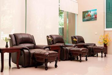 Victoria Cliff Hotel & Resort, Kawthaung