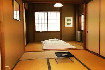 ツーリストアパートメント Toolate Guesthouse Toyama