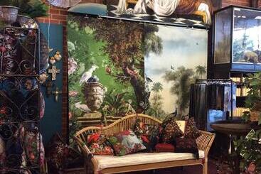 Bowral Road Art Gallery Bed And Breakfast