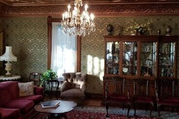 The Nauvoo Grand Bed & Breakfast