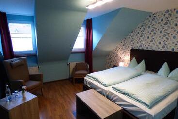 Zum Kronprinzen Hotel Garni