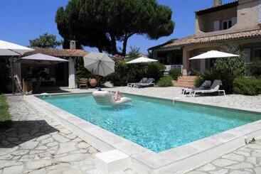 ベッドアンドブレックファースト La Bastide Du Bouchou