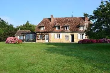 Aamiaismajoitus (B&B) Maison D'hôtes La Bihorée