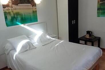 Отель Hôtel Restaurant Le Relais De L'estuaire