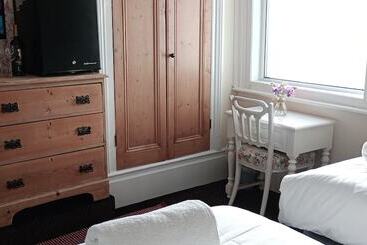 Bed & Breakfast Durham House