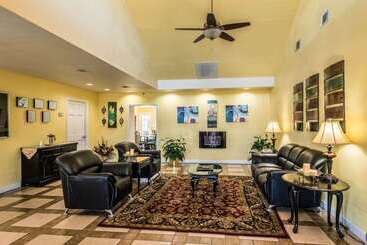 Отель Quality Inn