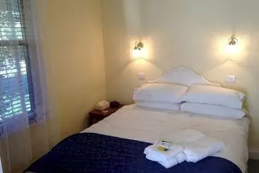 Acacia Bed And Breakfast