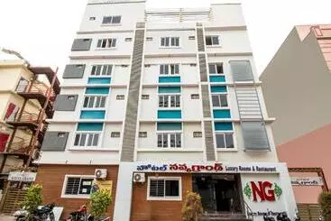 Hôtel Capital O Sri Navya Grand Near Nexus Hyderabad