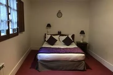 Hotel Raymond Vii