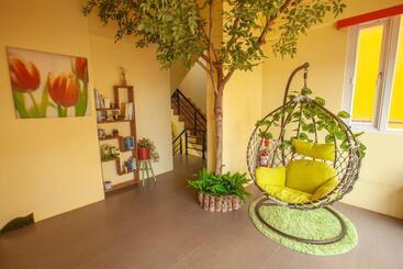 تختخواب و صبحانه Provence Homestay