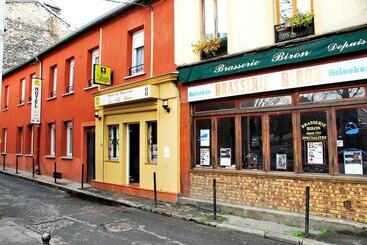 בית מלון כפרי De La Villa Biron